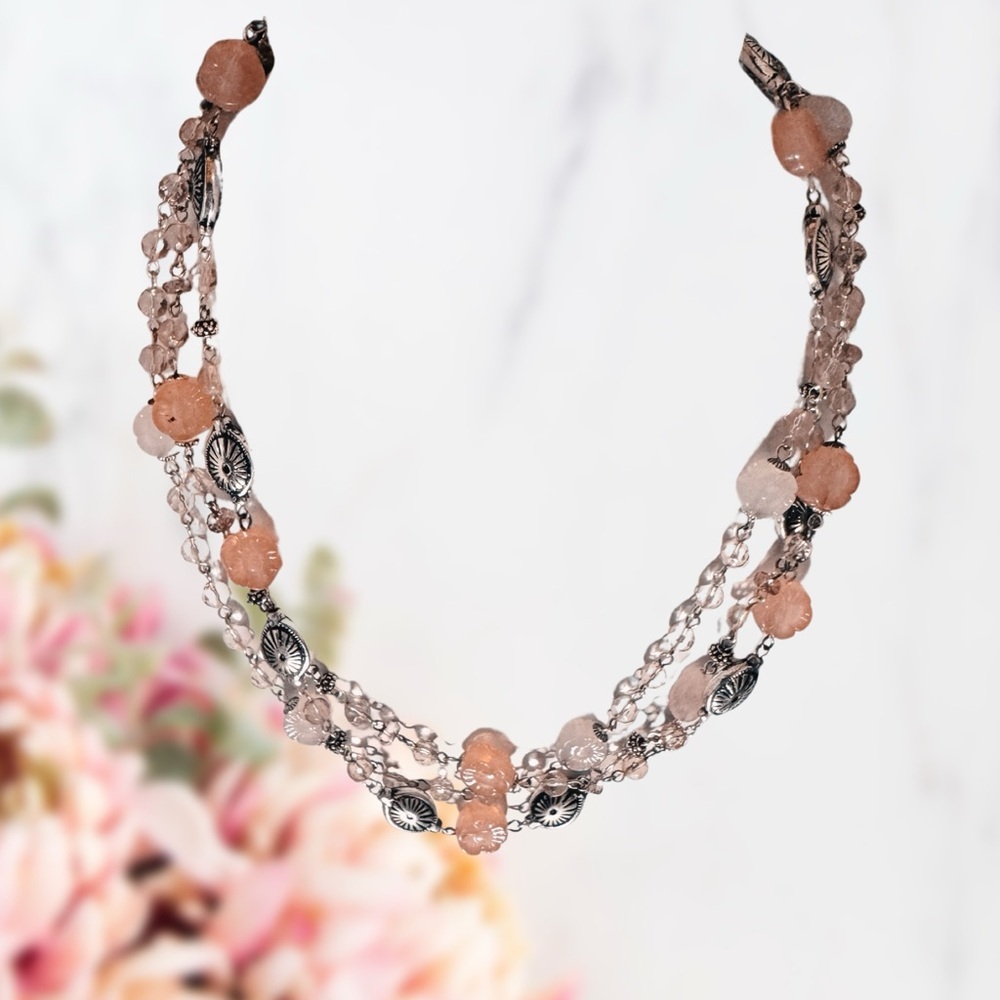 Vintage Avon Three Stands Carved Pink Floral & Silver Tone Metal Necklace - Picture 6 of 7